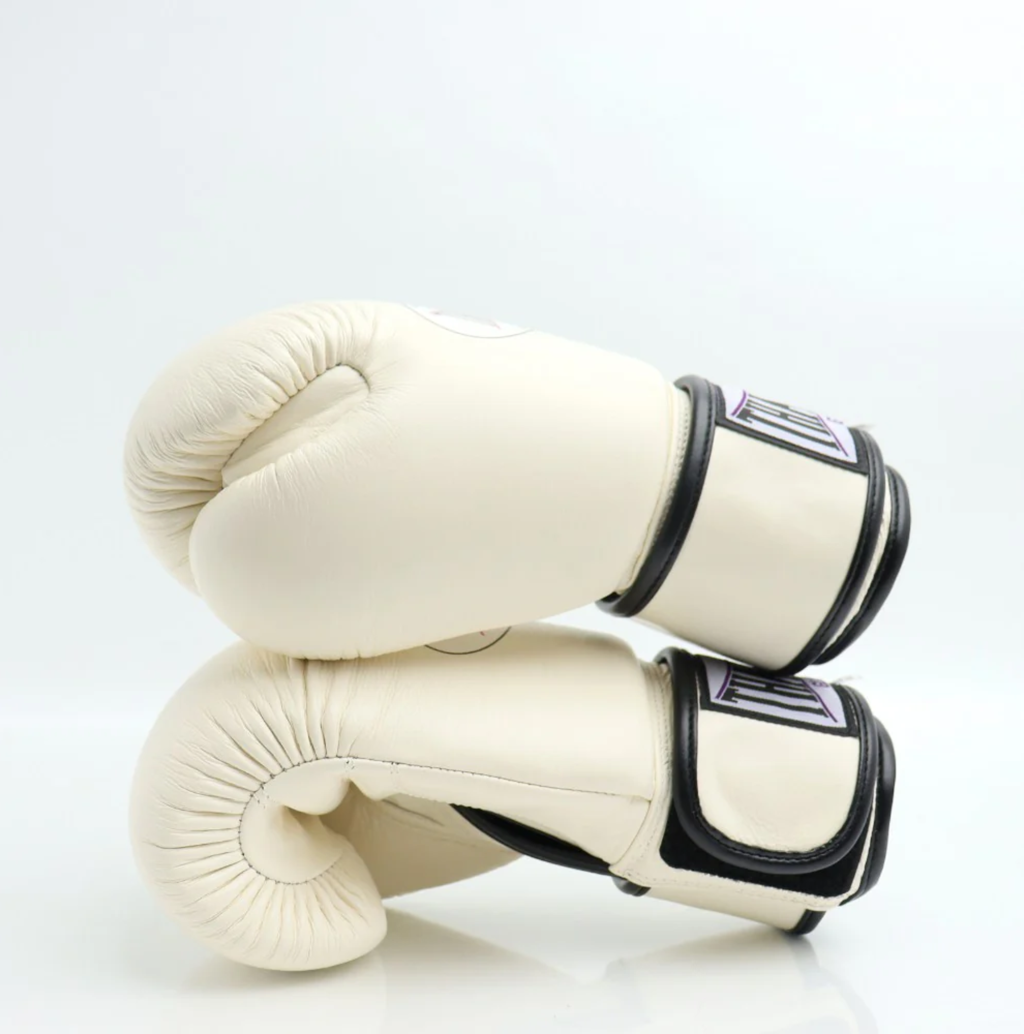 Thaismai Boxing Gloves White