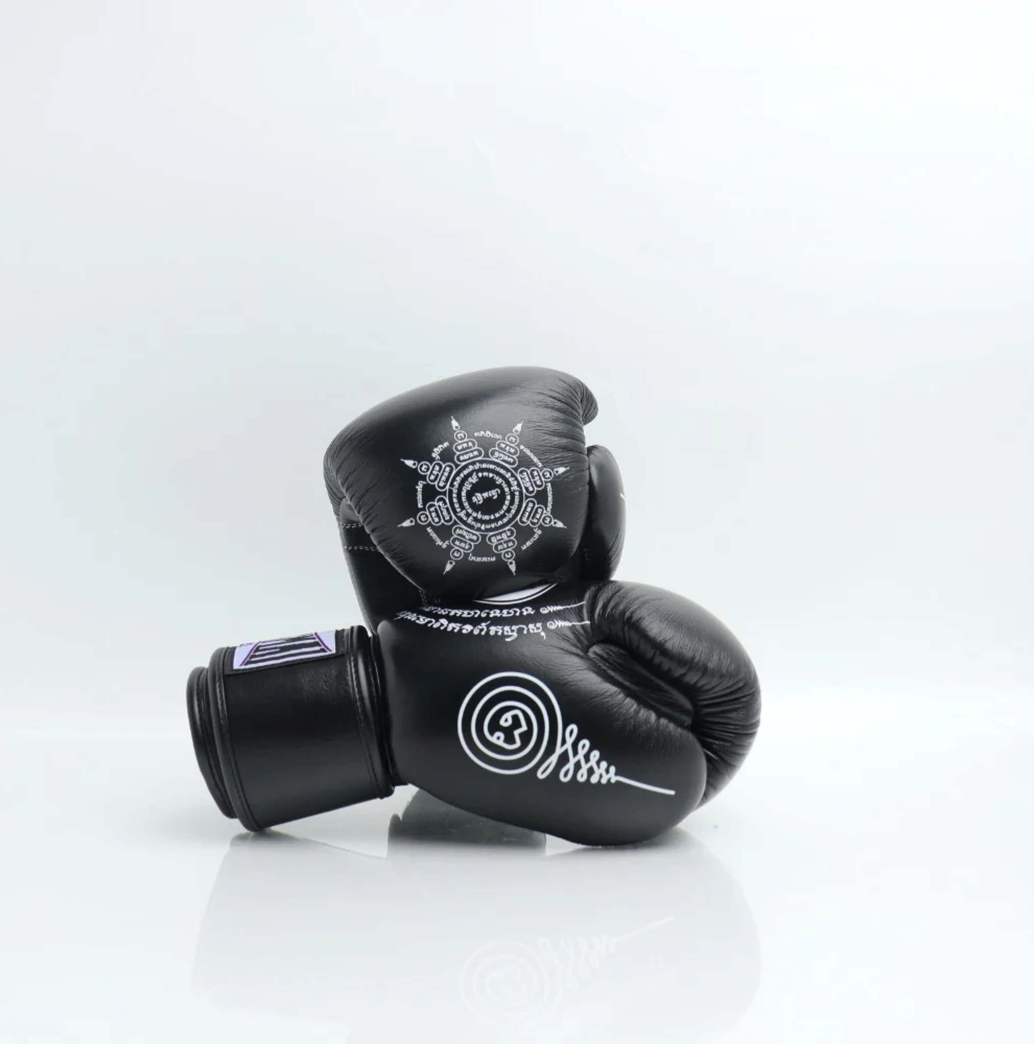 Thaismai Boxing Gloves YANT Muay  Black